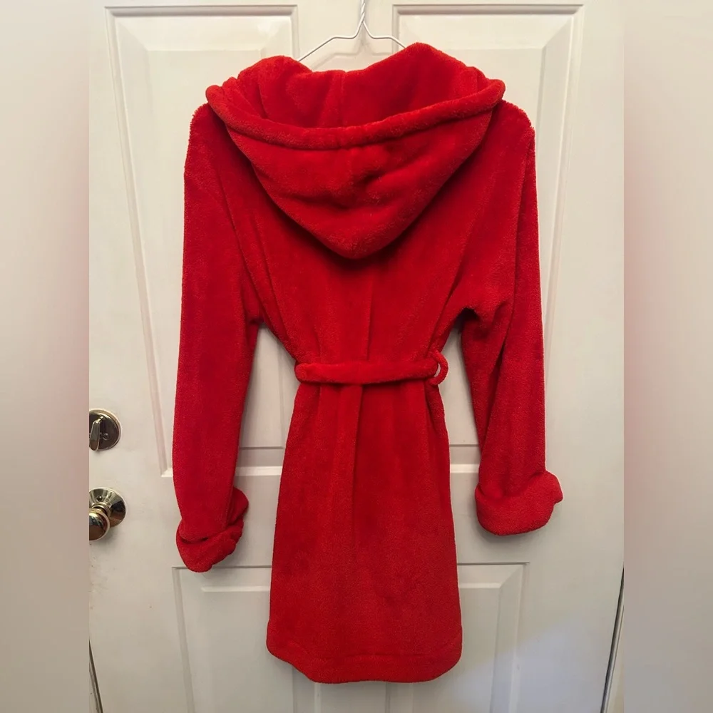 Gap Girls Red Plush Hooded Robe w/Tie. Size 12. So cozy and nice. Clean!